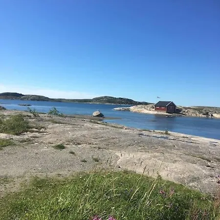 Restaurert Nordlandshus * ברונויסונד